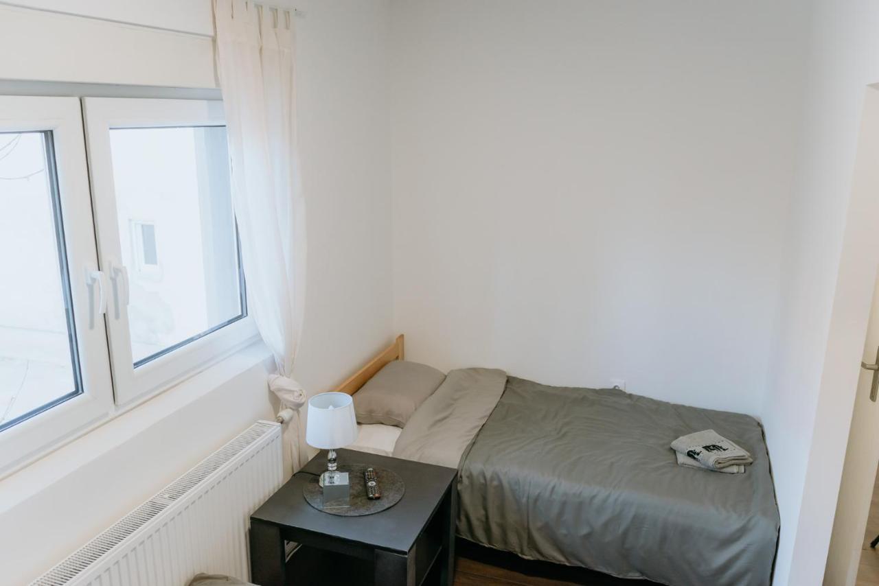 Rent A Room Aleksic วาลเยโว ภายนอก รูปภาพ