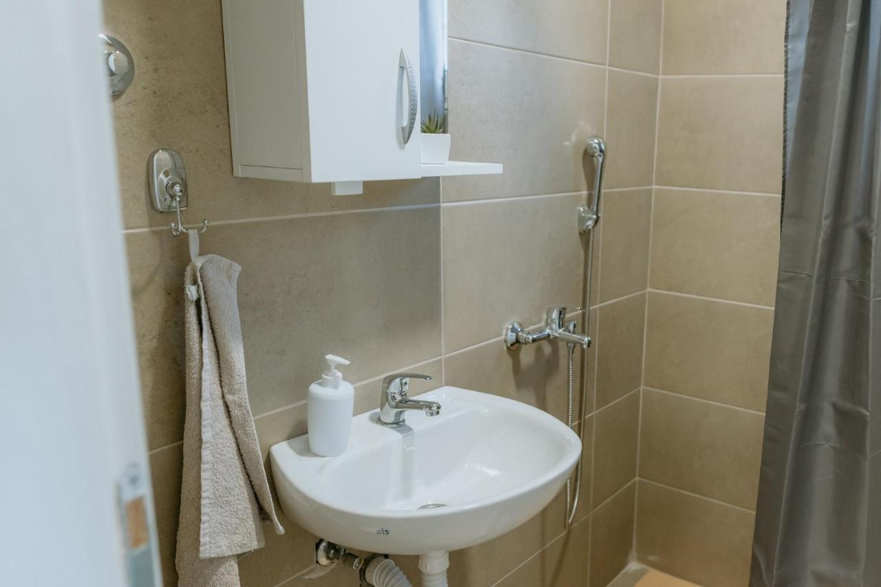 Rent A Room Aleksic วาลเยโว ภายนอก รูปภาพ