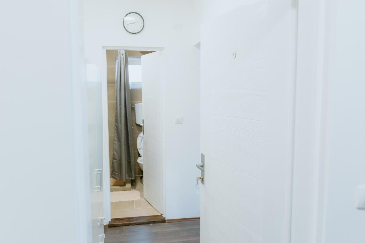 Rent A Room Aleksic วาลเยโว ภายนอก รูปภาพ
