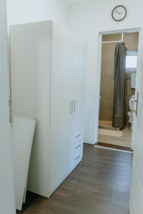 Rent A Room Aleksic วาลเยโว ภายนอก รูปภาพ
